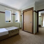 Armas Hotel