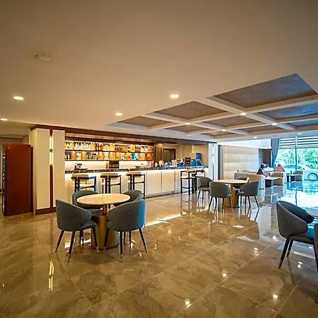 Armas Otel 4*