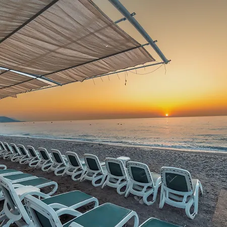 Otel Armas 4*