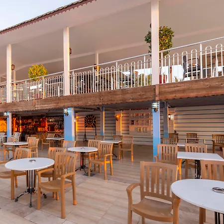 Hotel Armas 4*