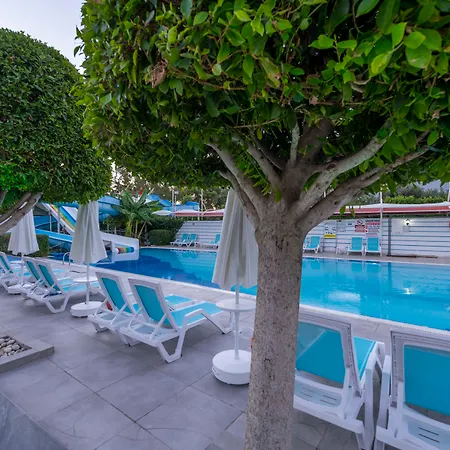 Hotel Armas 4*